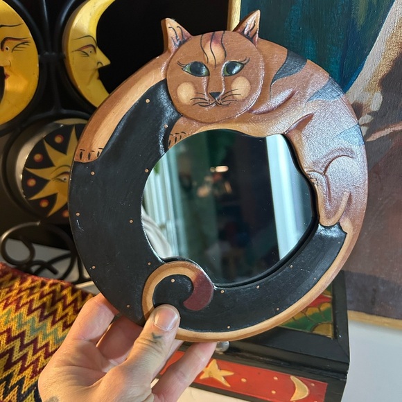 Handcrafted 8" Cat Design Decorative Wall Mirror Indonesia - Picture 14 of 14